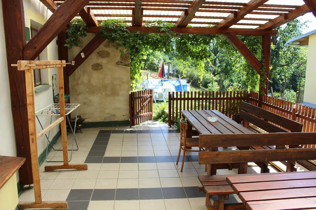 Appartement Penzion Gomelska à Horní Stropnice Extérieur photo